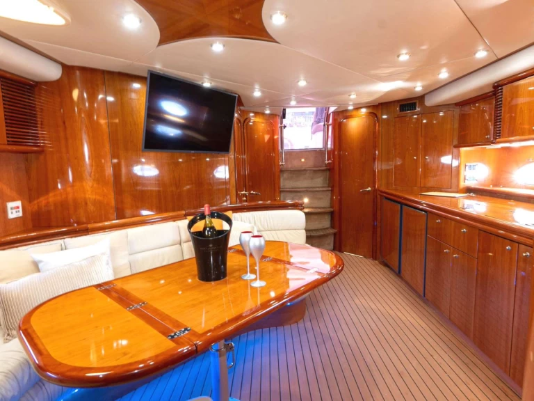 Pronájem jachty v Bimini -Sunseeker Sanbella 2 na Samboatu