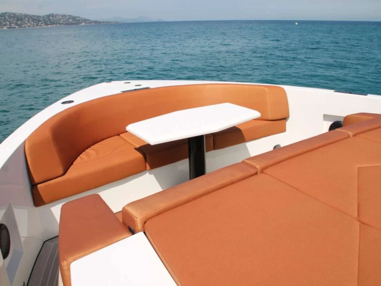 Pronájem lodi Benítses lákavé ceny Placebo