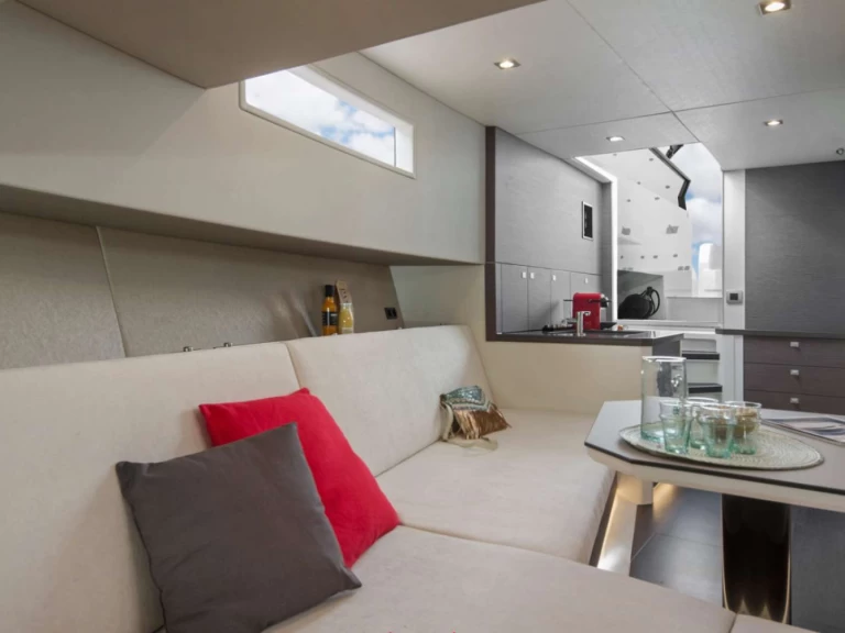 Pronájem lodi Vanquish Placebo v Benítses na Samboatu