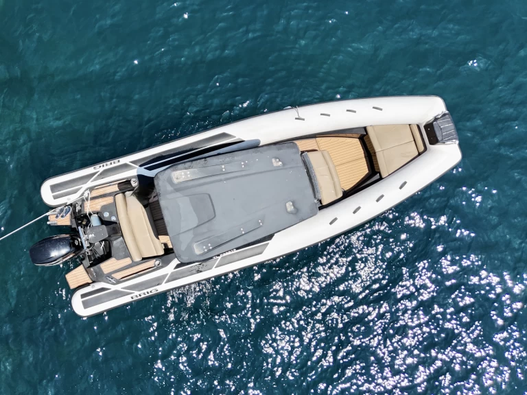 Polotuhá loď k pronájmu v Marseille za nejlepší cenu