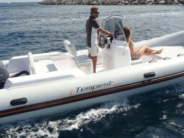 Pronajmout si Capelli Tempest 630 v Port-Haliguen