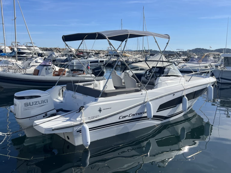 Motorová loď k pronájmu v Les Issambres za nejlepší cenu