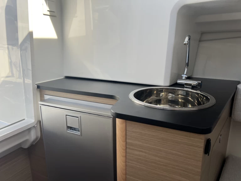 Pronajmout si Jeanneau Cap Camarat 755 WA v Les Issambres