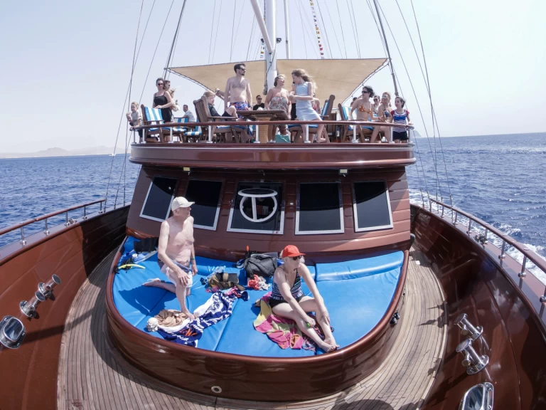 Custom Made Heaven Saphir jednotlivci a charterové společnosti v Hurghada