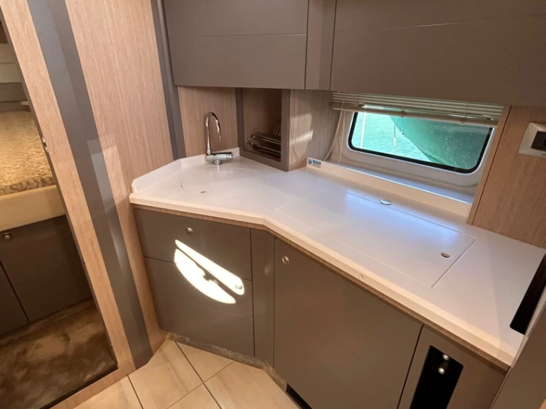 Pronájem lodi Nettuno lákavé ceny Z 35