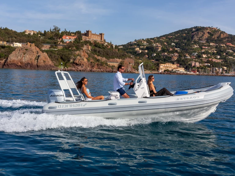 Pronajmout Polotuhá loď se skipperem či ne Highfield v Mèze