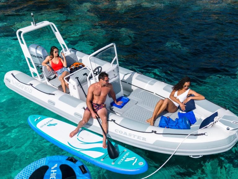 Pronájem Polotuhá loď Highfield s licencí