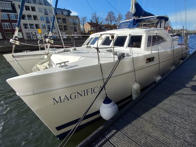 Pronájem lodi Broadblue 385  v Açores na Samboatu