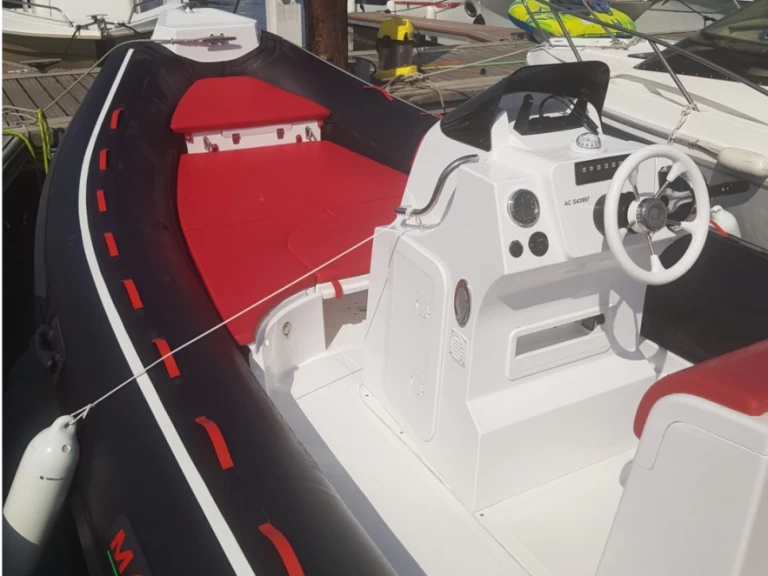 Master Master 630 SUMMER jednotlivci a charterové společnosti v Arcachon