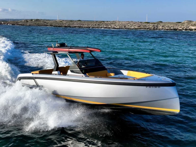 Pronájem Jachta Vanquish s licencí