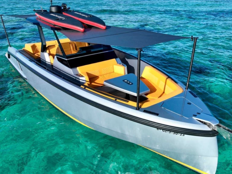 Pronajmout si Vanquish VQ 40 v Ibiza Town