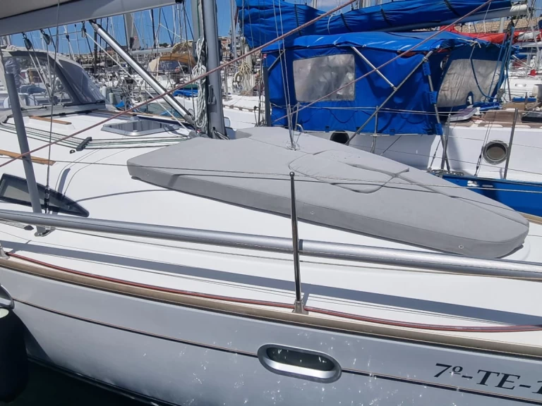 Jeanneau Sun Odyssey 37 jednotlivci a charterové společnosti v Golf del Sur
