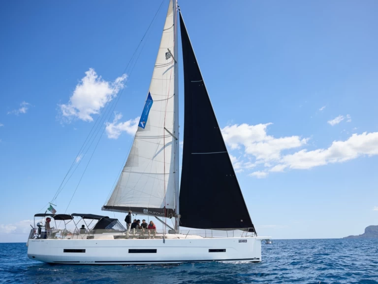 Pronájem lodi Dufour Dufour 530 v Palermo na Samboatu