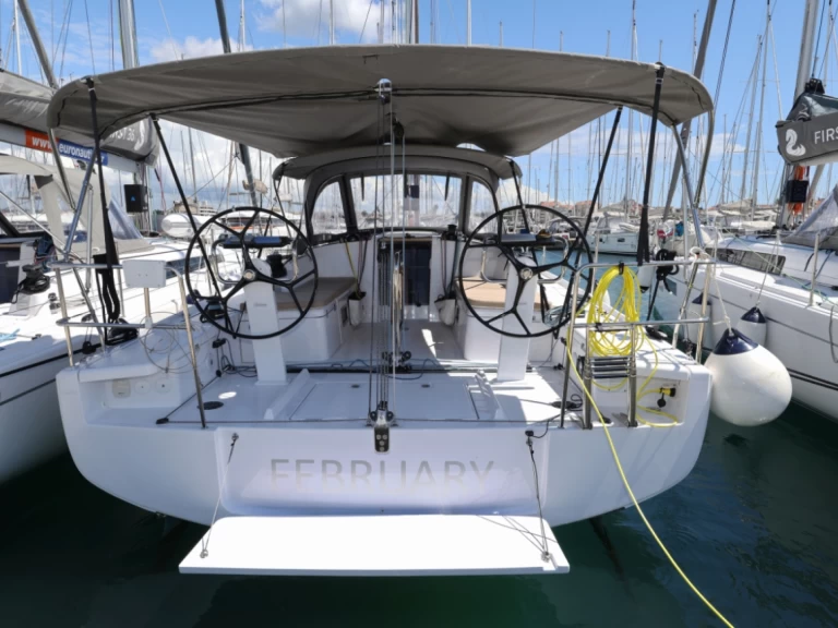 Pronájem Plachetnice Bénéteau s licencí