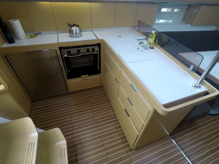 Pronájem lodi Šibenik  lákavé ceny Impression 444