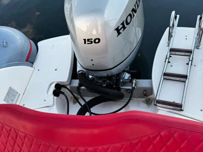 Bwa BWA 22 jednotlivci a charterové společnosti v Porto-Vecchio