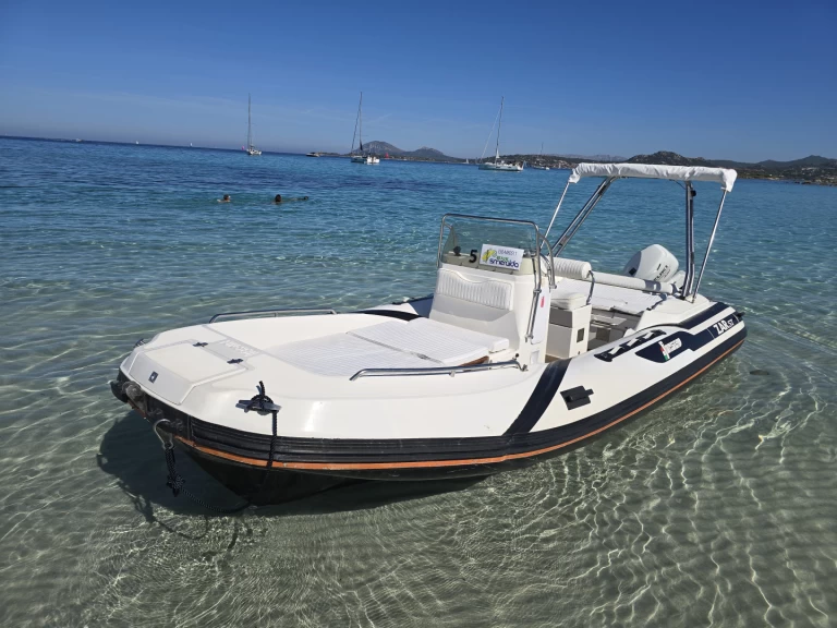 Zar Zar 57 Classic Luxury jednotlivci a charterové společnosti v Cugnana Verde