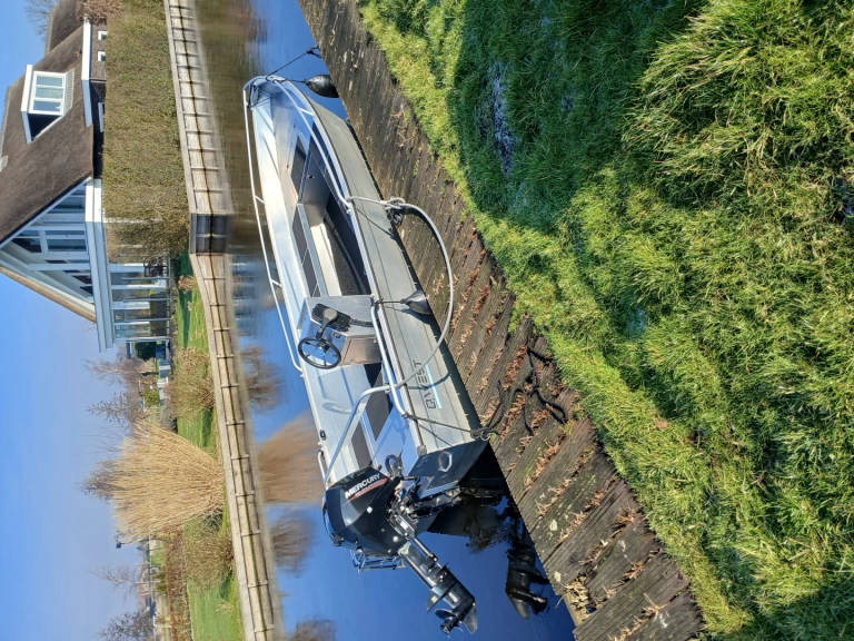 Pronajmout si qwest r500 v Vinkeveen