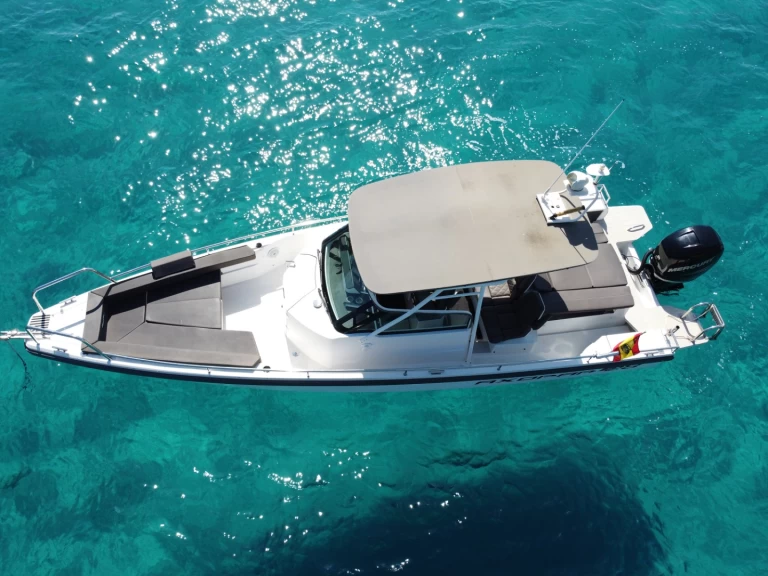 Motorová loď k pronájmu v Club Nàutic Santa Ponsa za nejlepší cenu