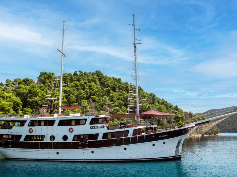 Pronájem jachty v Split - M/Y na Samboatu