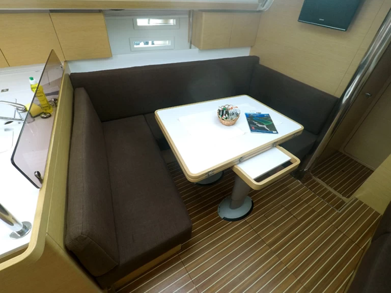 Pronájem Plachetnice v Šibenik  -Elan Impression 444