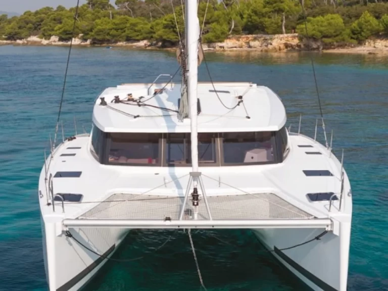 Pronajmout si Fountaine Pajot Lucia 40 v Cogolin