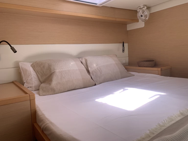 Pronájem Katamarán Lagoon s licencí