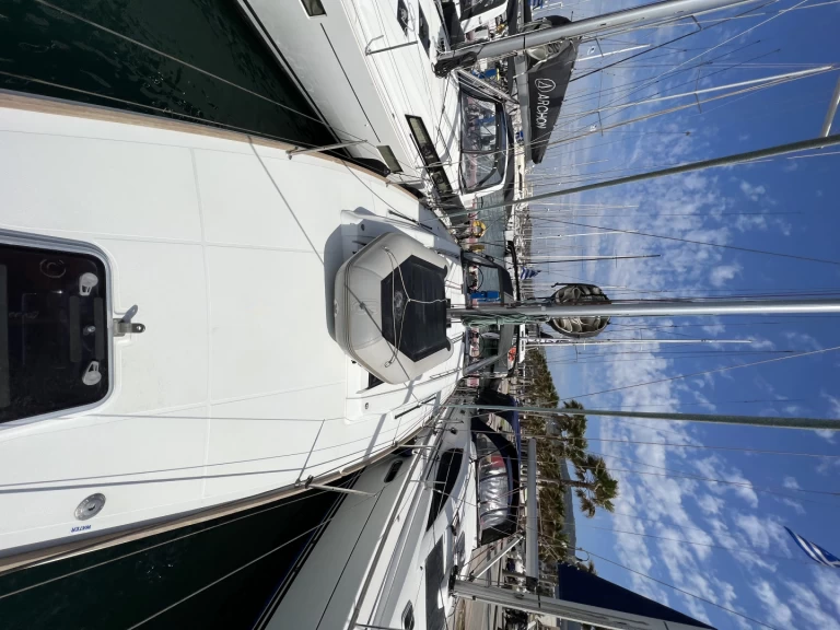 Bénéteau Oceanis 45 jednotlivci a charterové společnosti v Kos