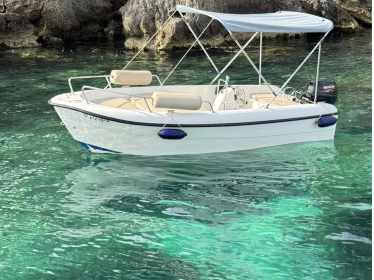 Pronájem Motorová loď Estable s licencí