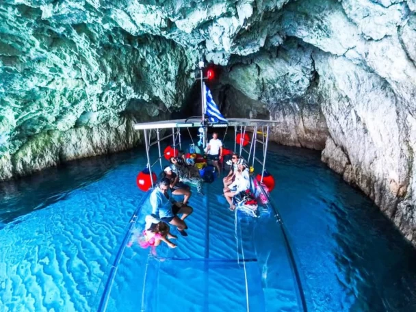 Pronájem jachty v Kerí -Custom Made Clear boat na Samboatu