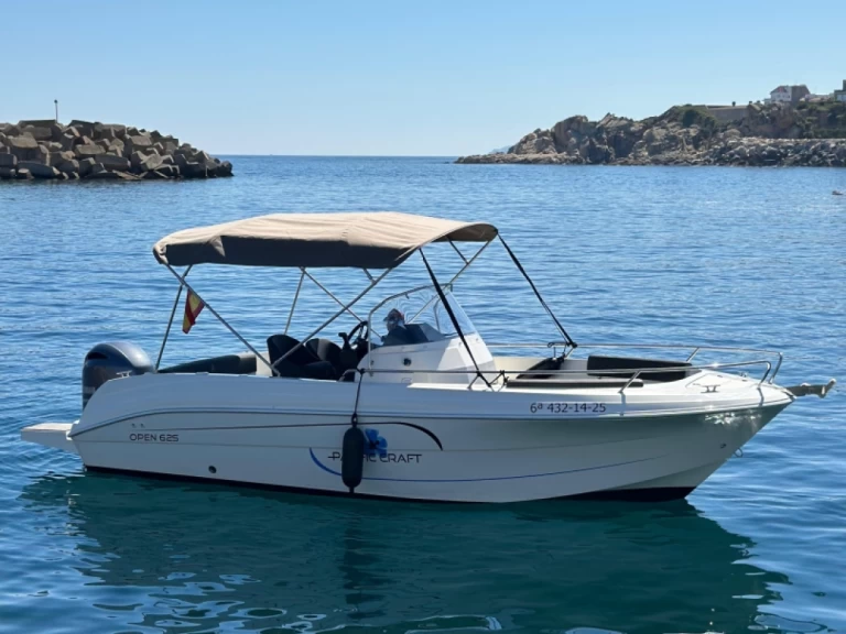 Pronájem lodi Marina de Palamós lákavé ceny Pacific Craft 625 Open