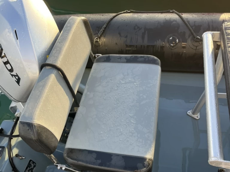 Pronajmout si Bombard Explorer 500 v L'Herbaudière