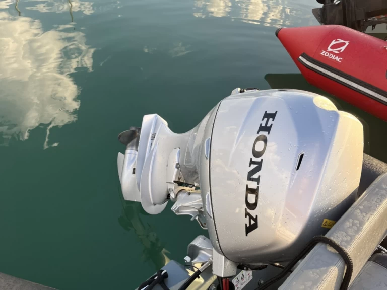 Pronájem lodi L'Herbaudière lákavé ceny Explorer 500