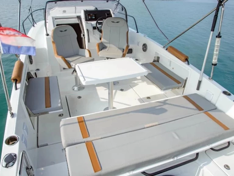 Motorová loď k pronájmu v Bandol za nejlepší cenu