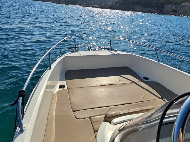 Pronájem lodi Quicksilver Activ 605 Open Pack Sport v Marina de Palamós na Samboatu