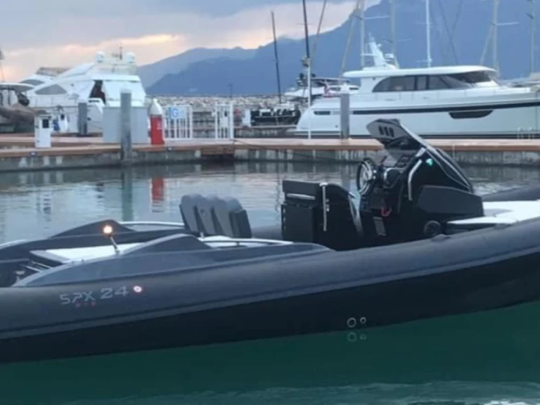 Spx Spx 24 jednotlivci a charterové společnosti v Giardini-Naxos