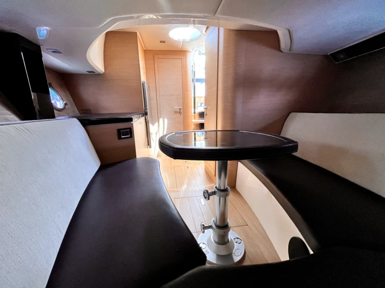 Pronájem Motorová loď v Tivat -Sessa Marine Key Largo 36