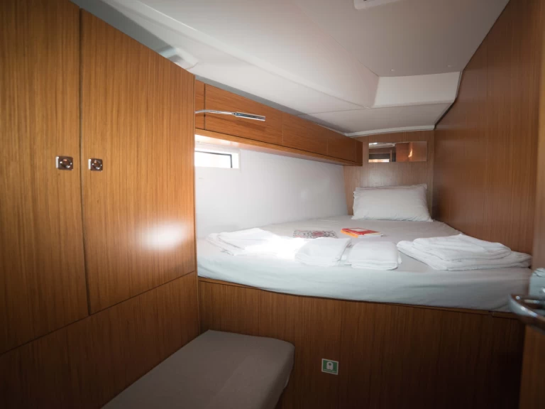 Pronájem jachty v Lavrio -Bavaria Cruiser 46 na Samboatu