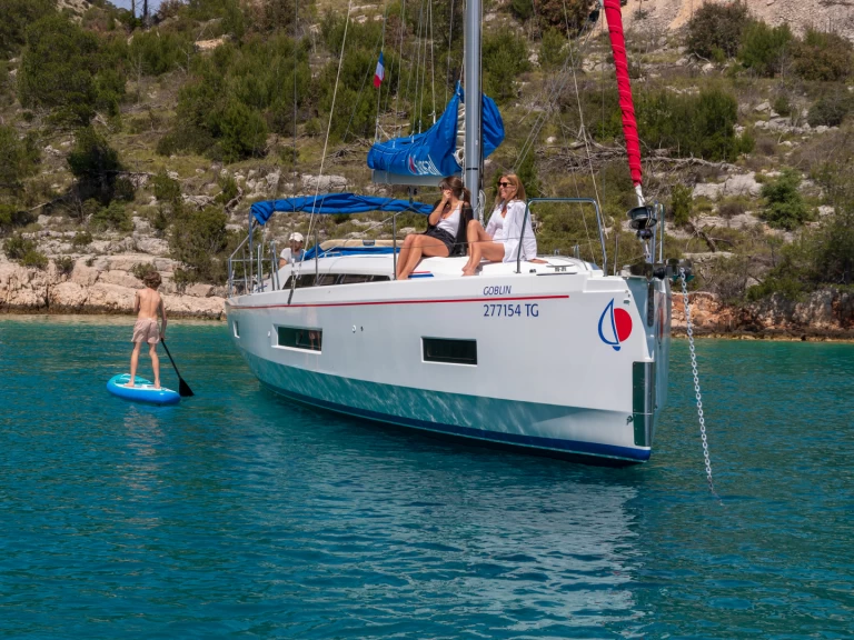 Pronajmout si Bénéteau Sunsail 42 v Dubrovník