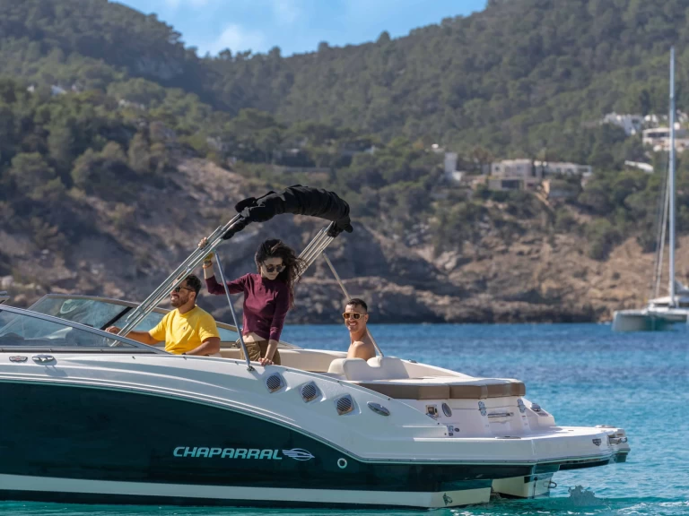 Motorová loď k pronájmu v Sant Antoni de Portmany za nejlepší cenu