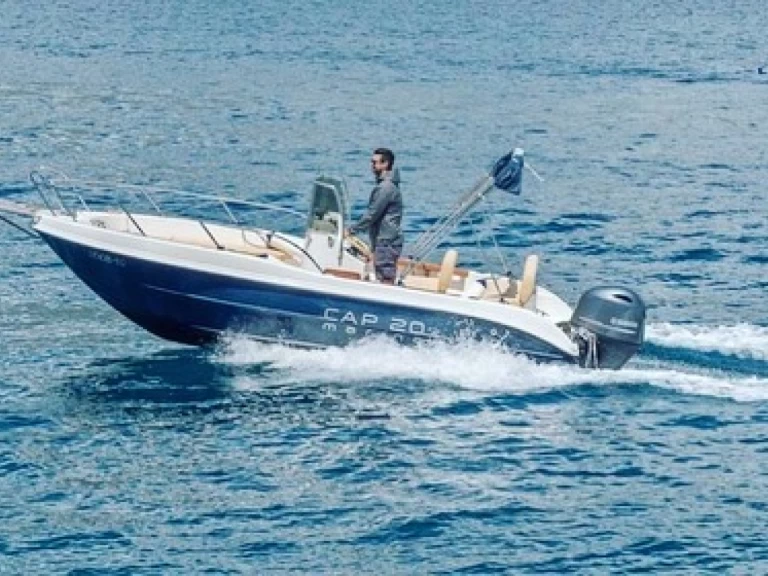 Pronájem Motorová loď Capelli s licencí