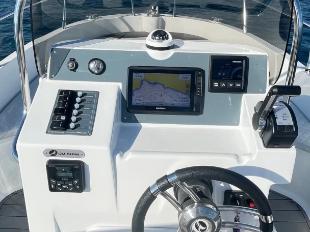 Motorová loď k pronájmu v Rovinj za nejlepší cenu