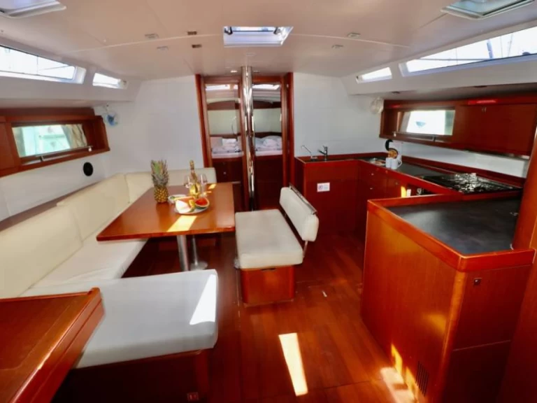 Pronájem lodi Bénéteau Oceanis 48 v Cannigione na Samboatu