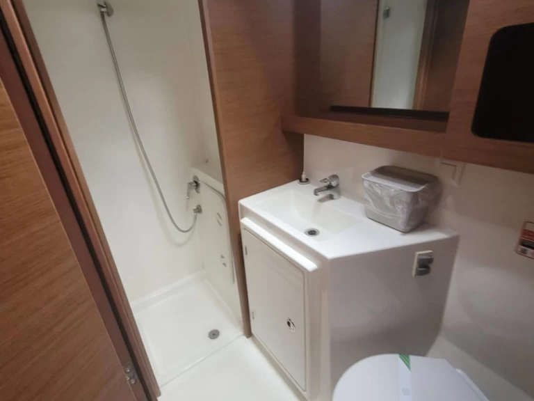 Pronájem Katamarán Lagoon s licencí