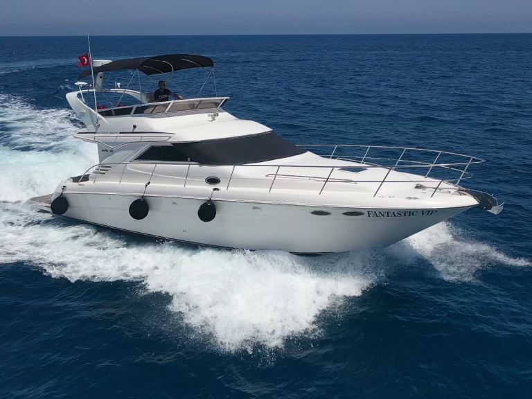 Pronájem Motorová loď v Kemer -Sea Ray Sea Ray 400