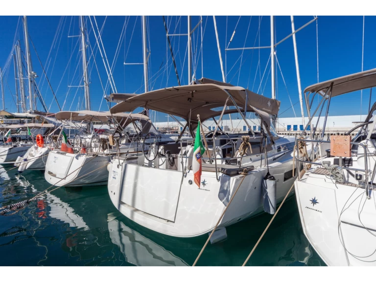 Pronajmout si Jeanneau Sun Odyssey 440 v Capo d'Orlando