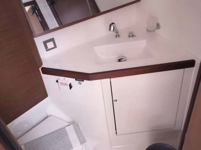 Bénéteau Oceanis 46.1 jednotlivci a charterové společnosti v Lavrio