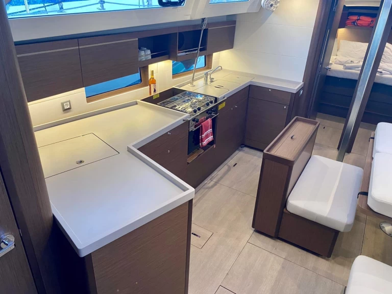 Bénéteau Oceanis 46.1 jednotlivci a charterové společnosti v Gouvia