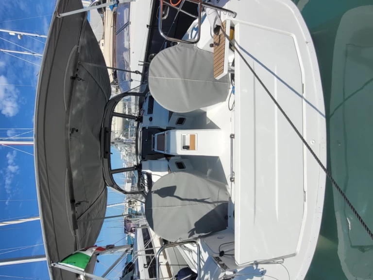 Bénéteau Oceanis 34.1 jednotlivci a charterové společnosti v Trapani