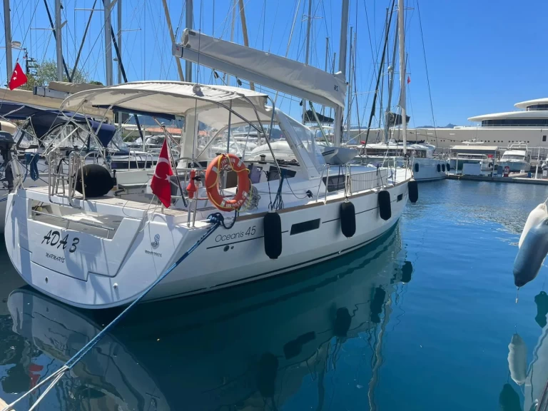 Bénéteau Oceanis 45 jednotlivci a charterové společnosti v Marmaris